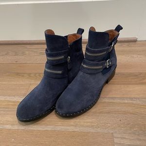 Gentle Souls by Kenneth Cole blue suede Barberton ankle boots